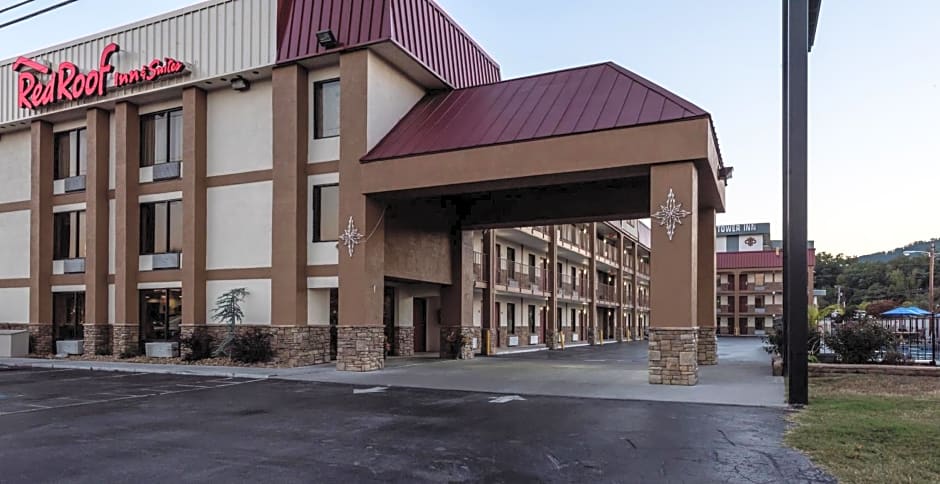 Red Roof Inn & Suites Pigeon Forge Parkway