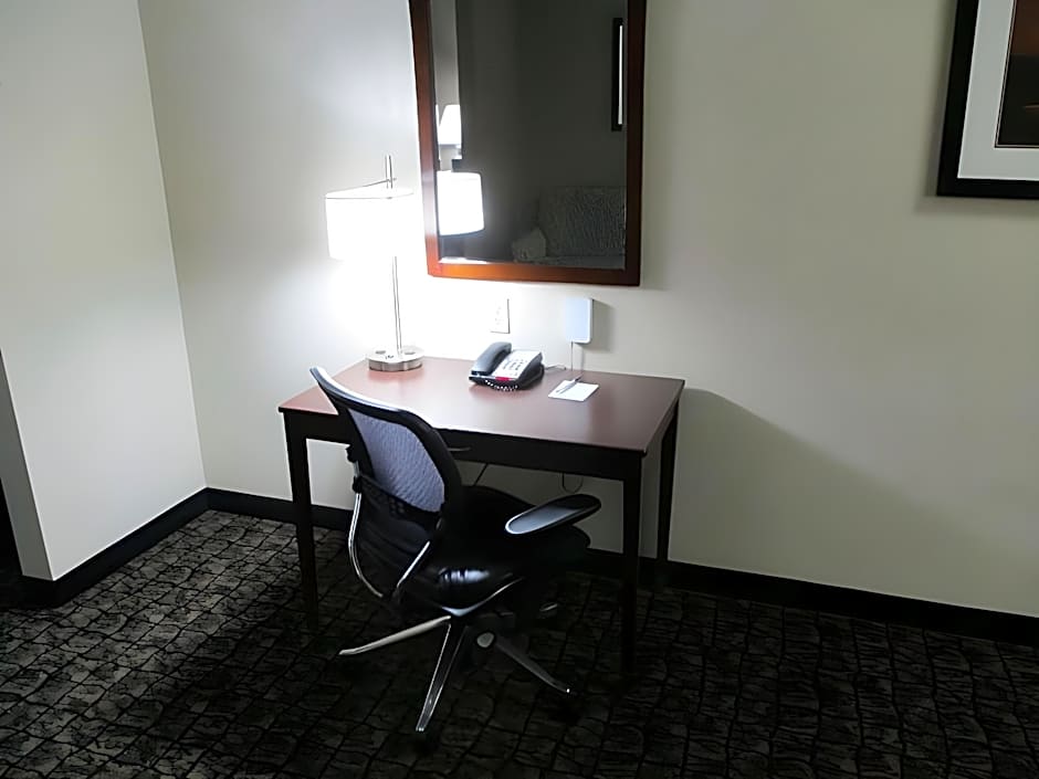 Best Western Carthage Inn & Suites