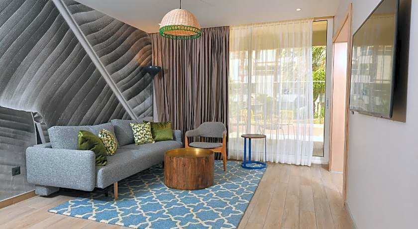 Isrotel Royal Garden All Suites Hotel