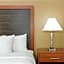La Quinta Inn & Suites by Wyndham Midwest City - Tinker AFB
