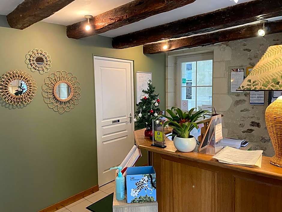 Logis Auberge Le Colombien - Hôtel et Restaurant