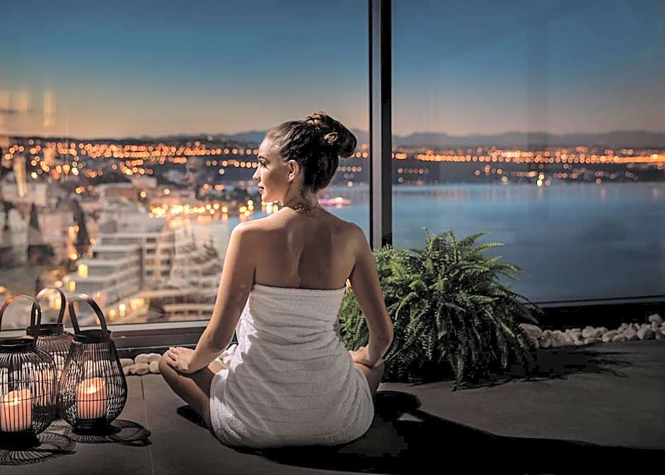 Grand Hotel Adriatic II