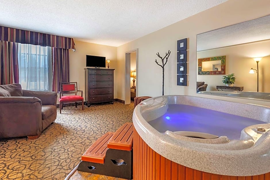 Quality Inn & Suites Escanaba North