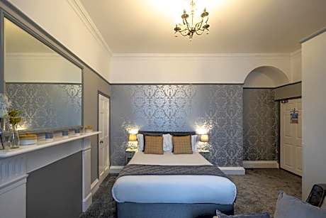 King-Superior-Ensuite-Inland View