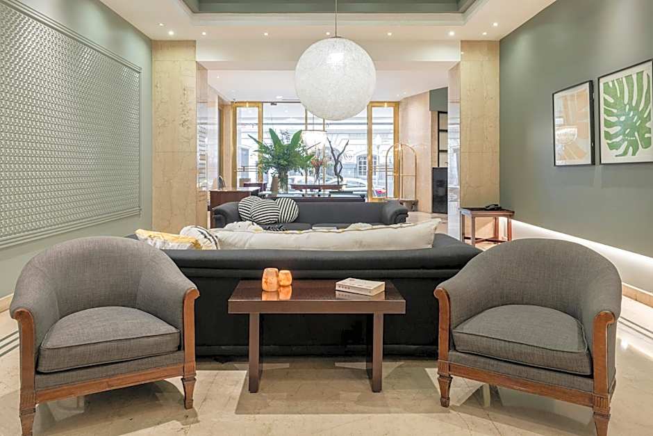 Argenta Tower Hotel & Suites