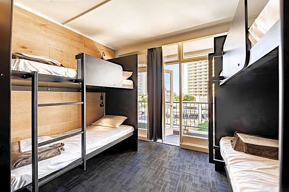 Bunk Surfers Paradise 18-35 Backpacker Hostel