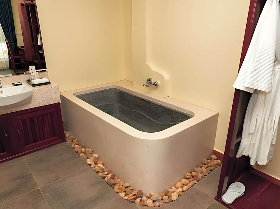 Sokchea Kampot Hotel