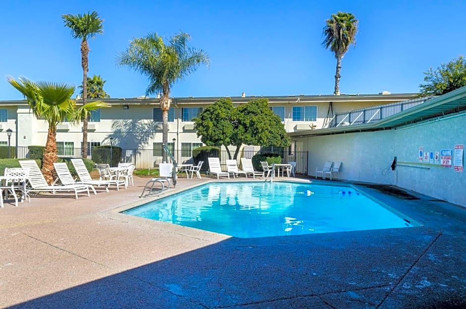 Motel 6 Merced, CA