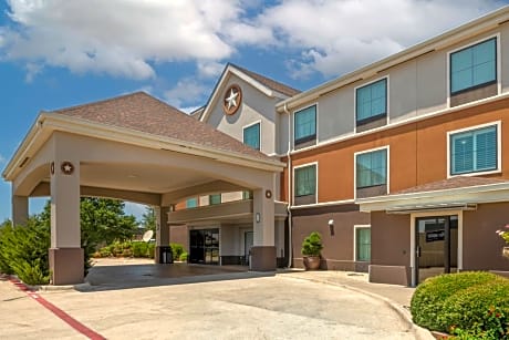 Best Western Plus Denton Inn & Suites
