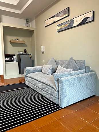 One-Bedroom Apartment with Balcony