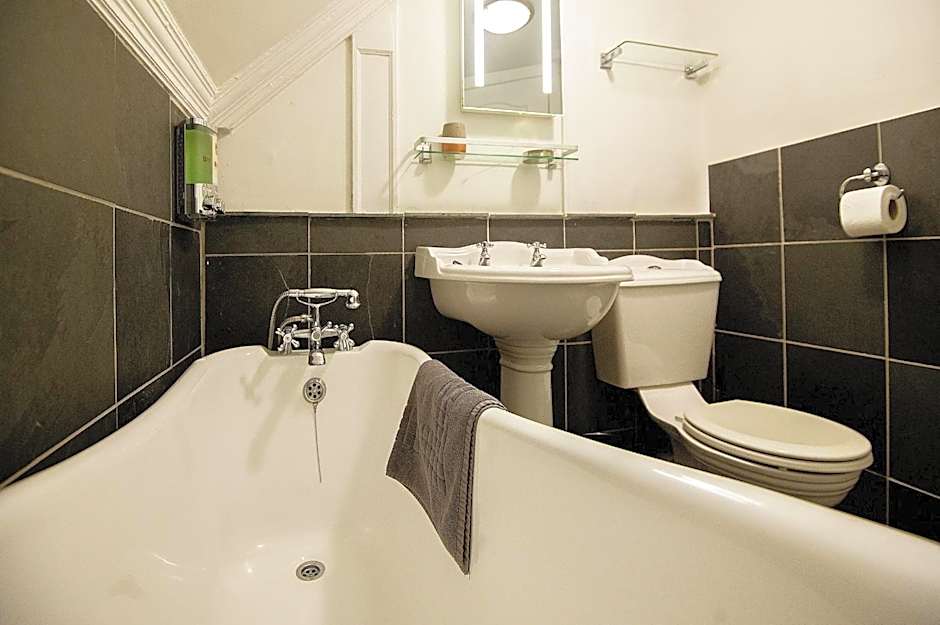 The Falls Of Dochart Inn