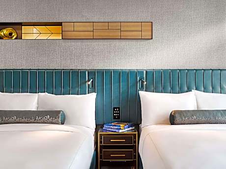 Fairmont Gold Room, Accessible