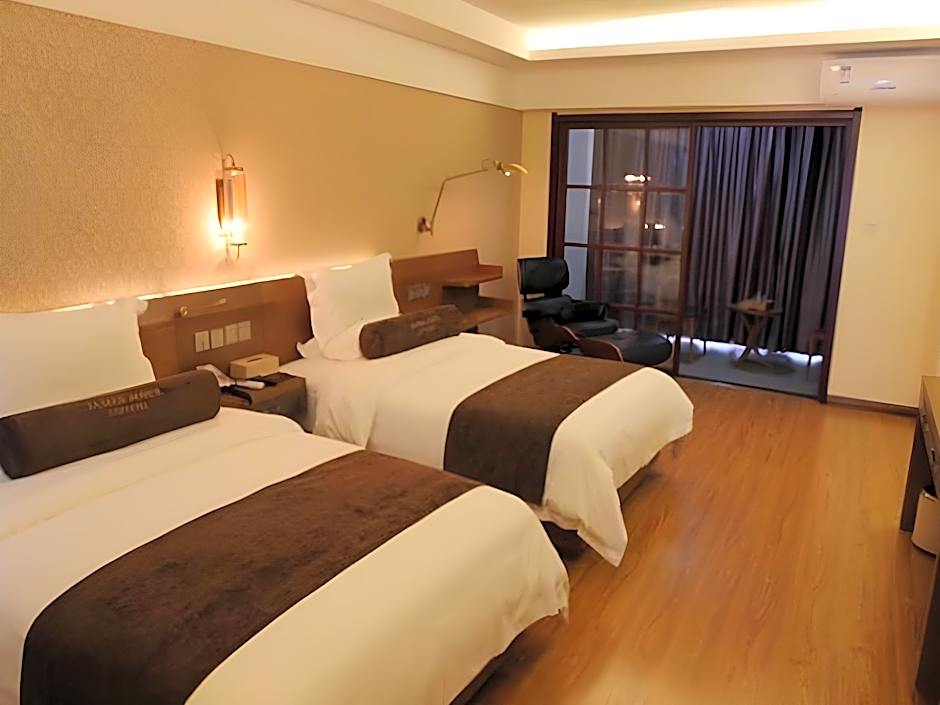 James Joyce Coffetel Qufu Long-distance Bus Station