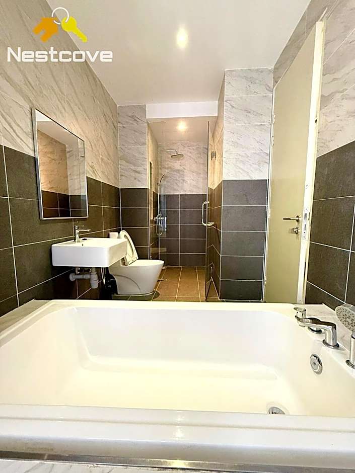 Imperio Residences Private Bathtub or Jacuzzi by Nestcove