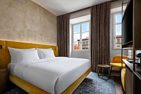 Vivace, Guest room, 1 King, City view