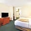 La Quinta Inn & Suites by Wyndham Detroit Canton