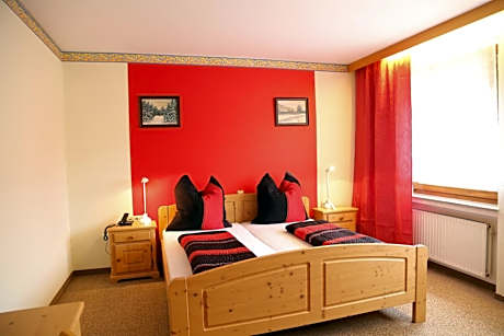 Deluxe Double Room with Shower