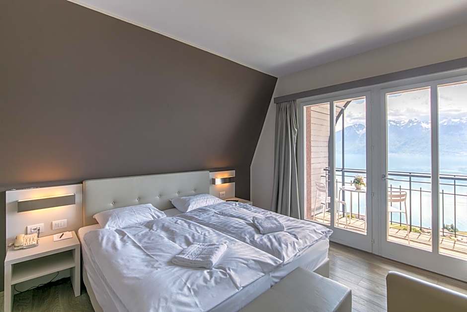 Junior Suite, Lake View, Balcony — 5 fotoğraftan 1. fotoğraf