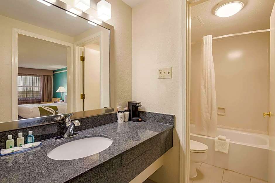 Quality Inn Tulsa Central