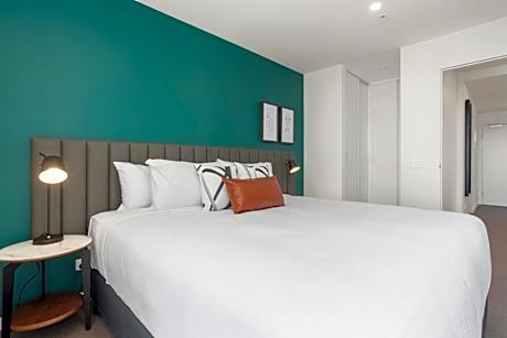 One-Bedroom Apartment with Sofa Bed