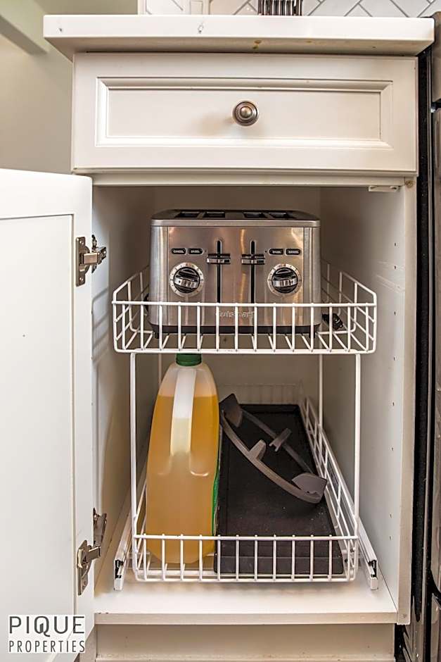 LUXURIOUS 6 Bed Home I Fireplace I near Sports Park I with Double Garage & Fast WiFi!