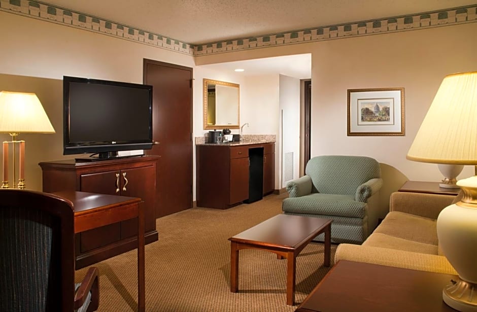 Embassy Suites by Hilton Dulles Airport