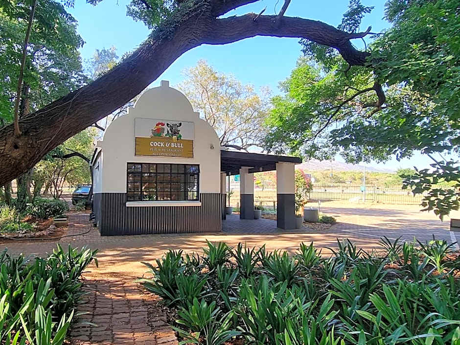 Cock & Bull Restaurant - Pub - Accommodation