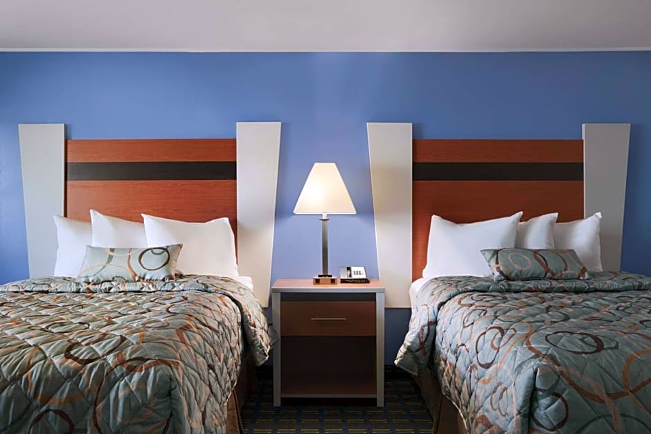 Days Inn by Wyndham West Yarmouth/Hyannis Cape Cod Area