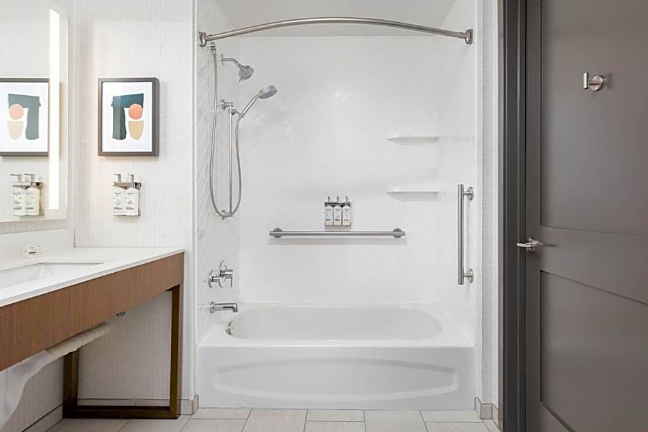 Holiday Inn Hotel And Suites Monterey Park Los Angeles By IHG