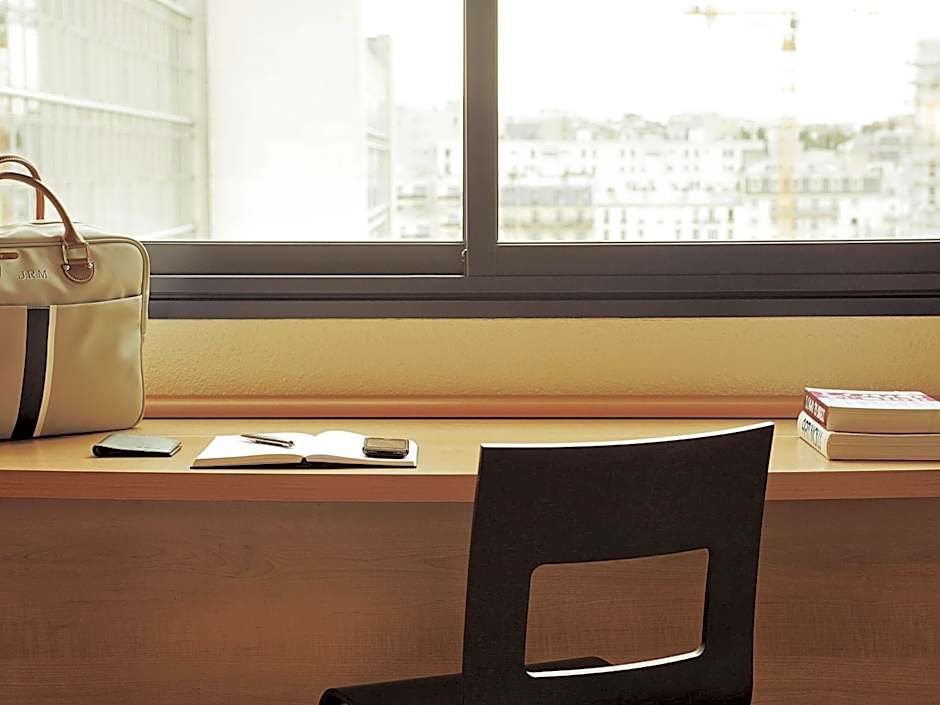 ibis Calais Car Ferry