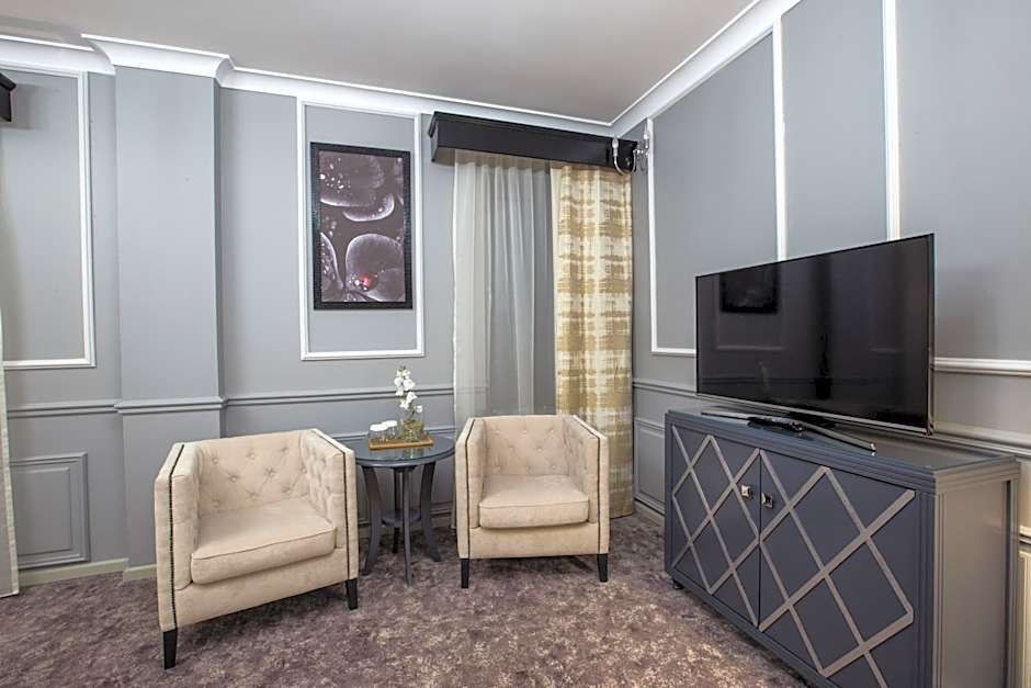 Peninsula Boutique Hotel