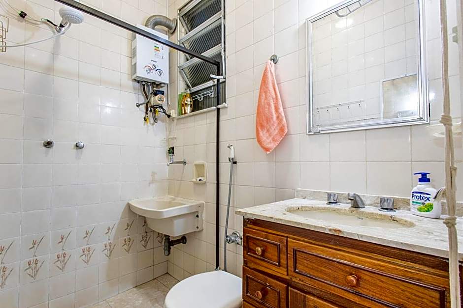 Otimo Apto com Wi-Fi a 350m da Praia de Copacabana