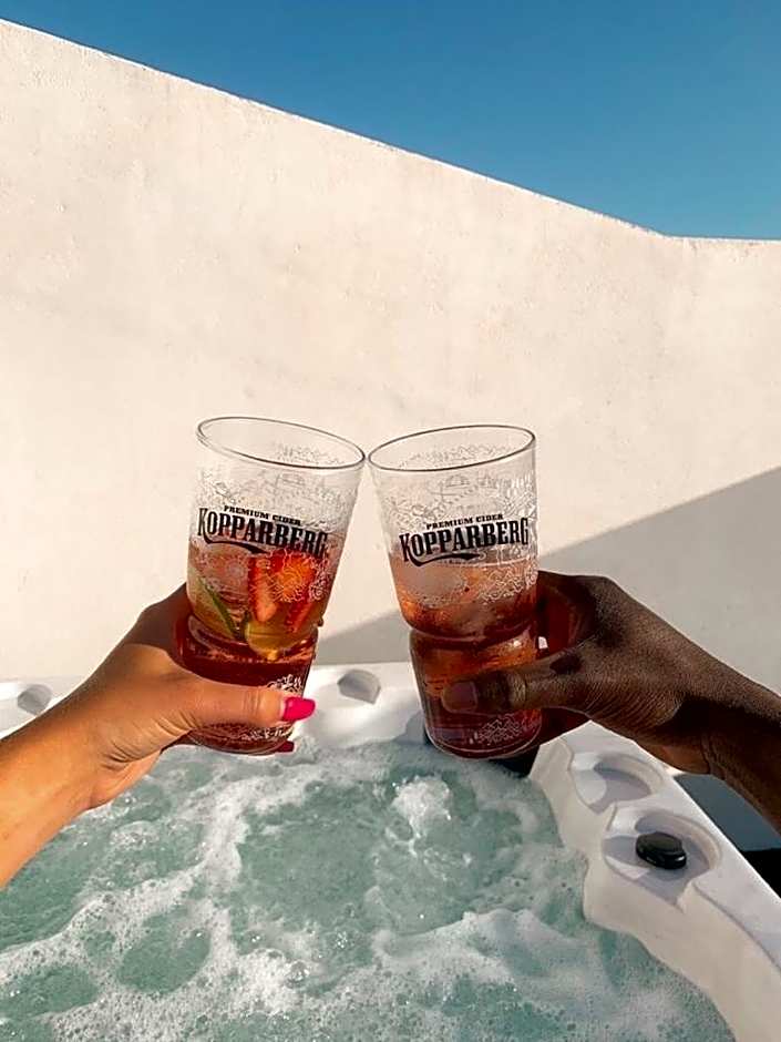 DAOS Suites & Terrace Marbella