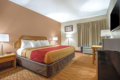 1 King Bed, Suite, Nonsmoking