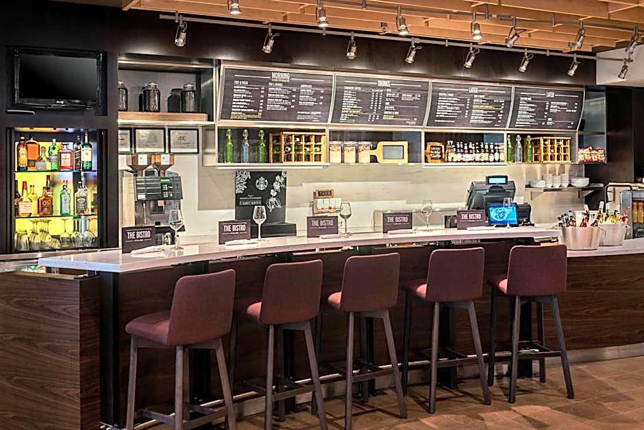 Courtyard by Marriott Jersey City Newport