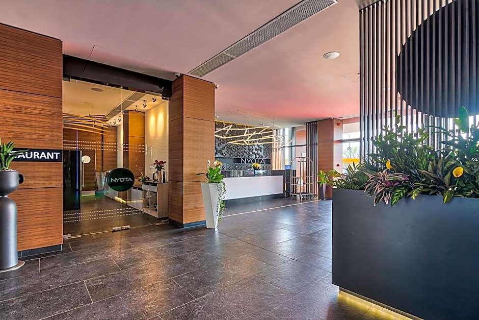 Nyota Hotel & Conference Center