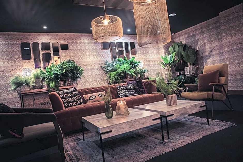 Waterfront Southport Hotel