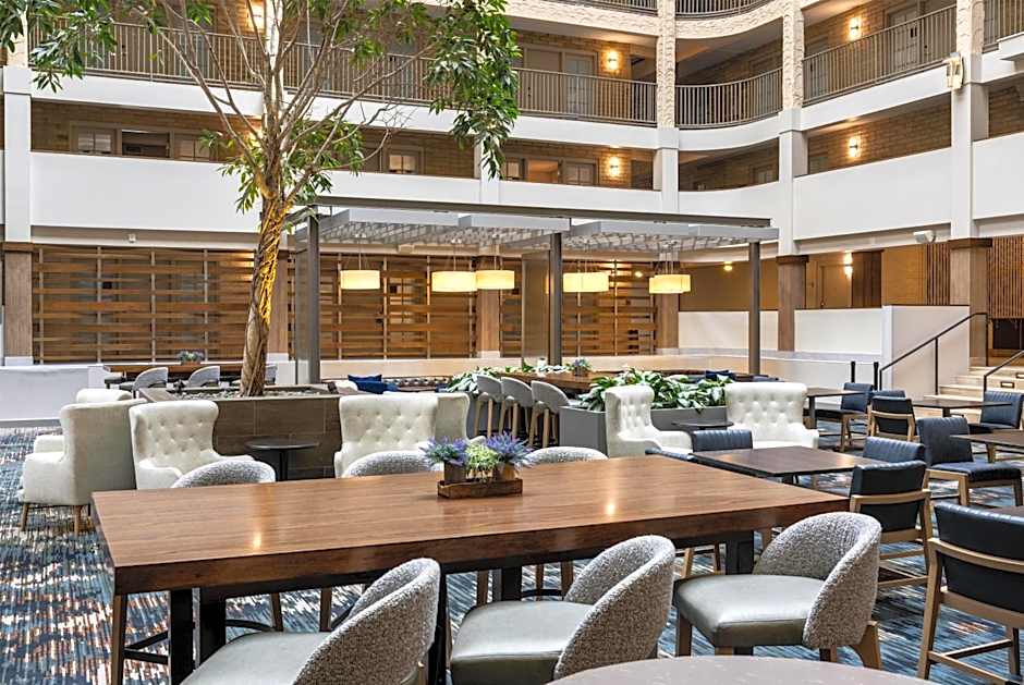 Embassy Suites by Hilton Minneapolis Bloomington Edina