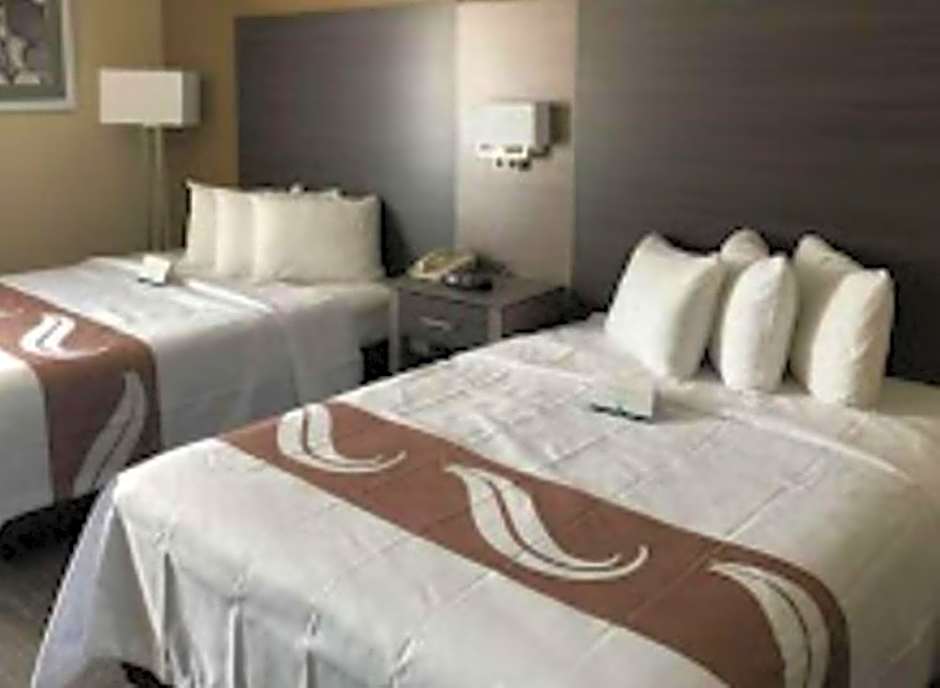 Photo 1 of 4 of 2 Queen Beds