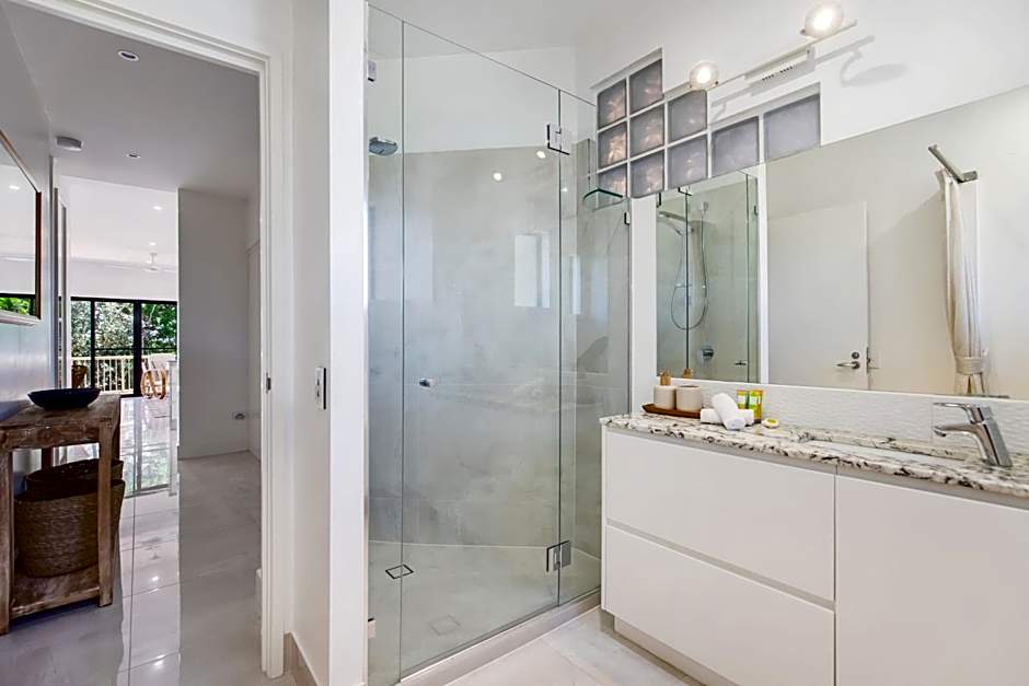 Mirra Chana Beachfront Apartments Mooloolaba