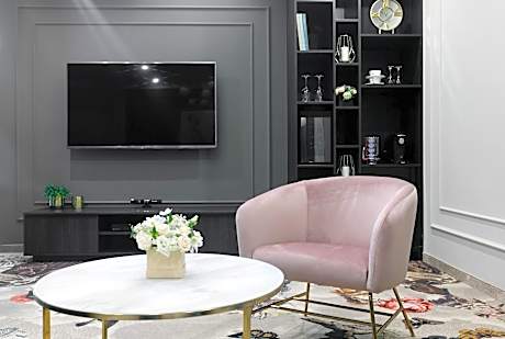 Queen Boutique Hotel