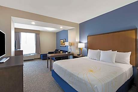 1 King Bed Executive Room Non-Smoking