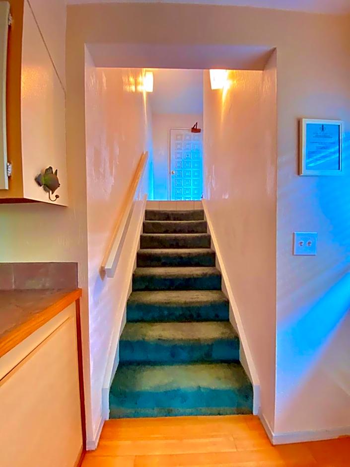 Beachfront 1 Bedroom Condo with Private Beach, Pool, Hot Tub