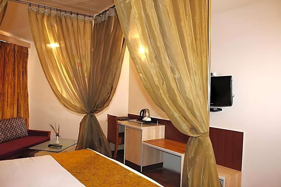 Poppys Pleasant Stay