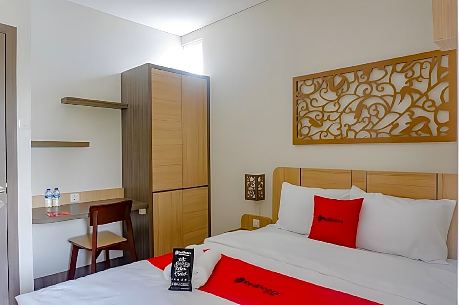 RedDoorz near Jogja City Mall 4