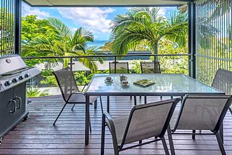 Pinnacle Apartments on Hamilton Island by HIHA