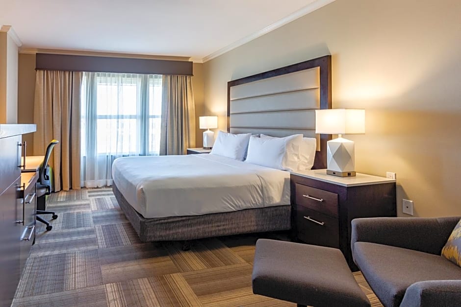 Holiday Inn Express Savannah - Historic District, an IHG Hotel