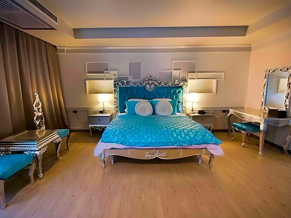 Alvarez Hotel