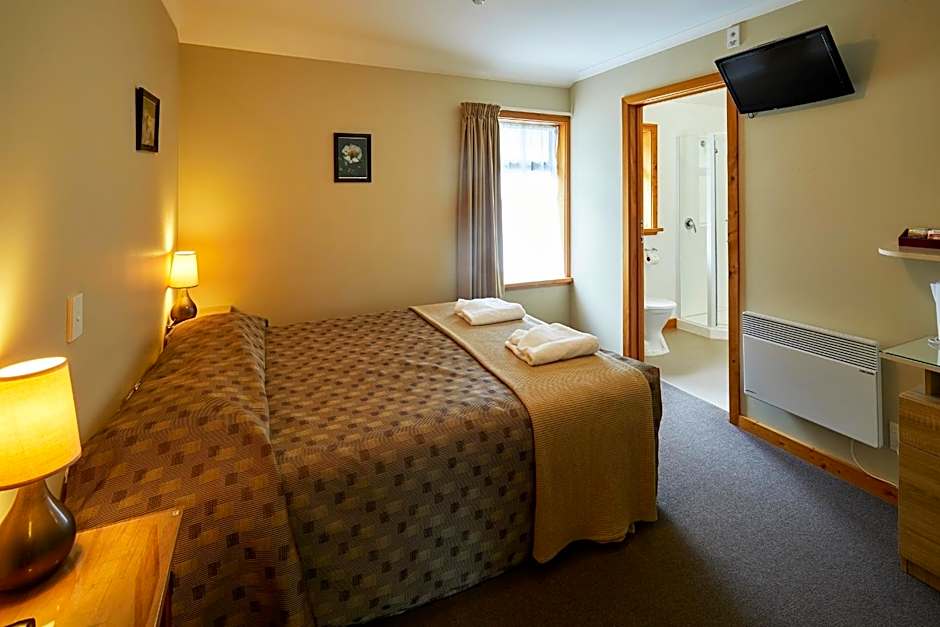 Aoraki Mount Cook Alpine Lodge