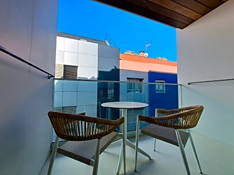 1bedroom exterior duplex  with terrace 1-2 pax